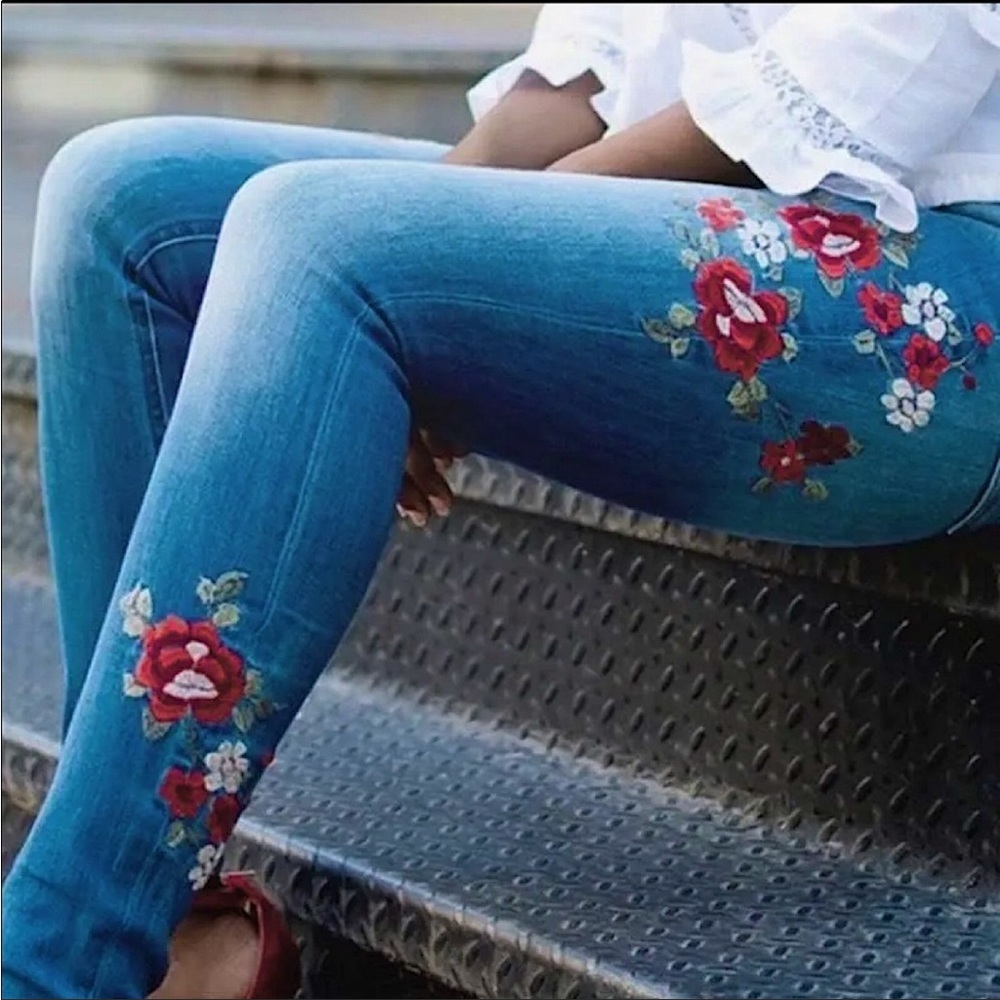 Floral embroidered jeans